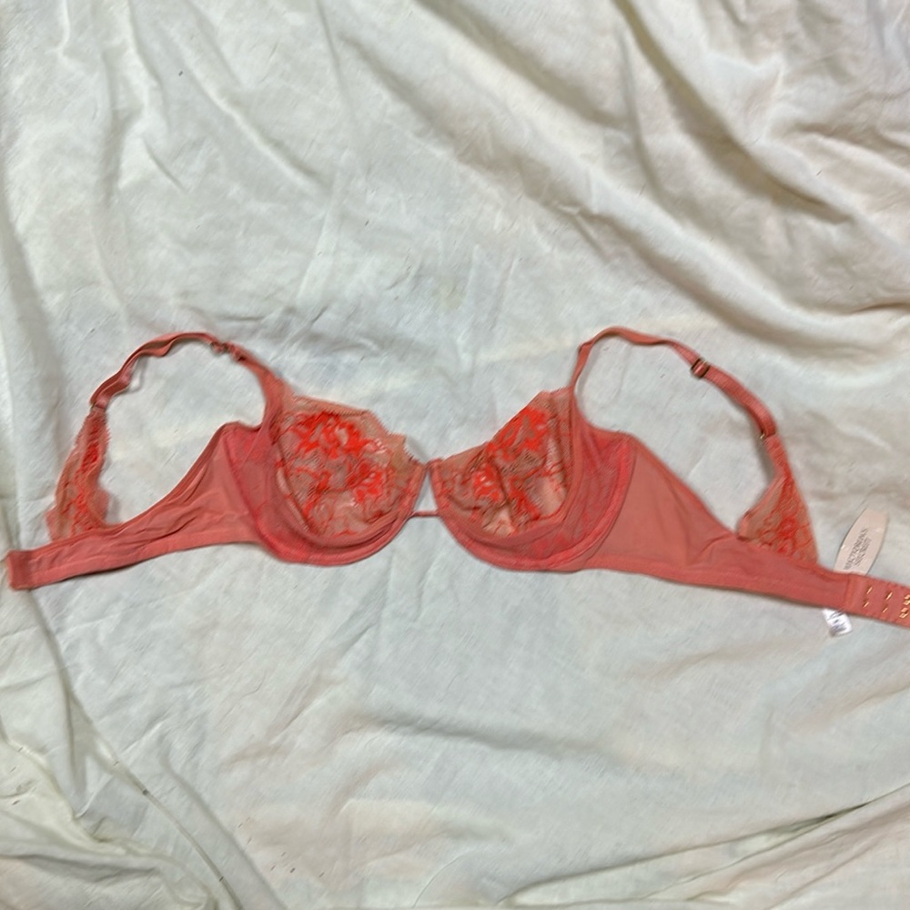 NWT Victoria’s Secret bra